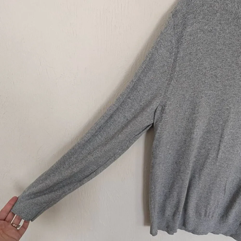 Banana Republic Men's Grey V-neck Sweater Size Large Pullover
